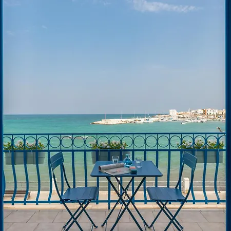 The Window On The Sea בארי