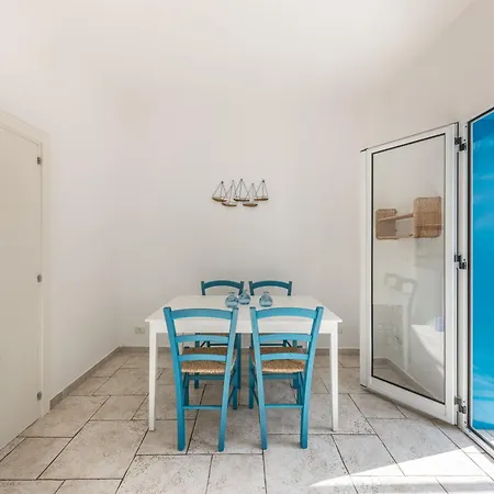 The Window On The Sea דירה בארי