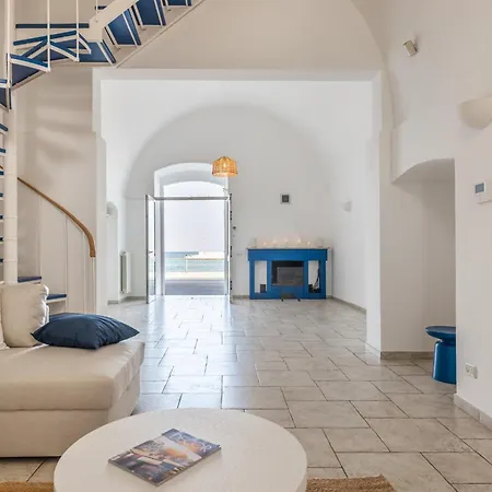 The Window On The Sea Apartman *