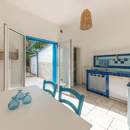 The Window On The Sea * Bari