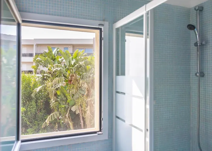 아파트 The Window On The Sea