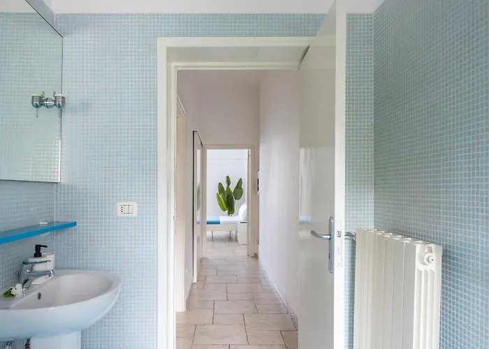 아파트 The Window On The Sea