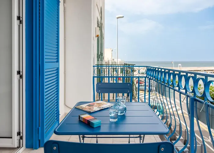 아파트 The Window On The Sea 바리