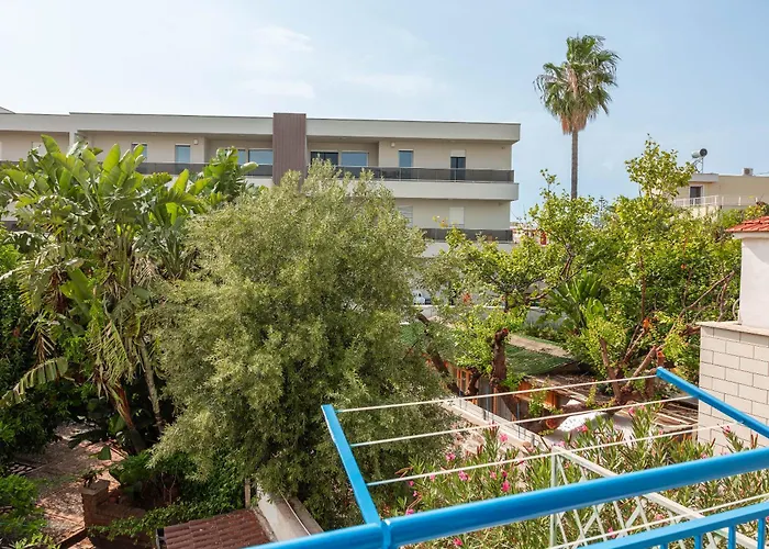 아파트 The Window On The Sea *